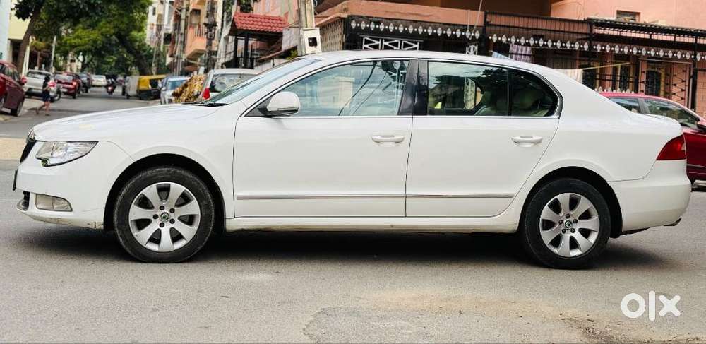 Skoda Superb Elegance 1.8 Tsi Mt, 2012, Petrol