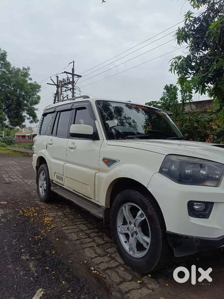 Mahindra Scorpio 2017 Diesel 99999 Km Driven