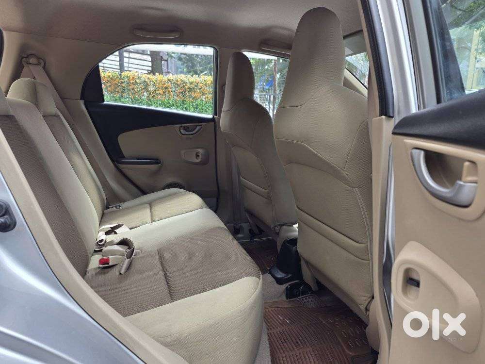 Honda Brio V Automatic, 2012, Petrol