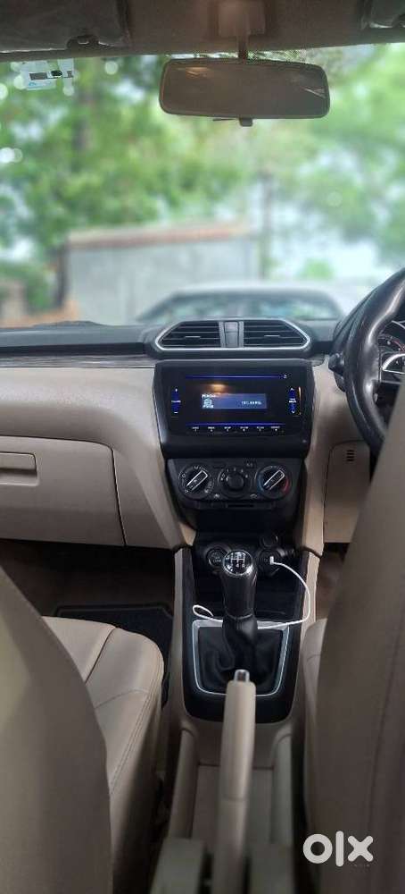 Maruti Suzuki Dzire 1.2 Vxi, 2022, Petrol