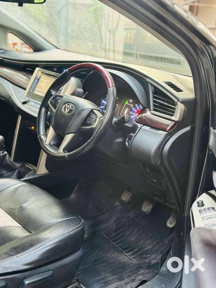 Toyota Innova Crysta 2.4 V 7 Str, 2016, Diesel