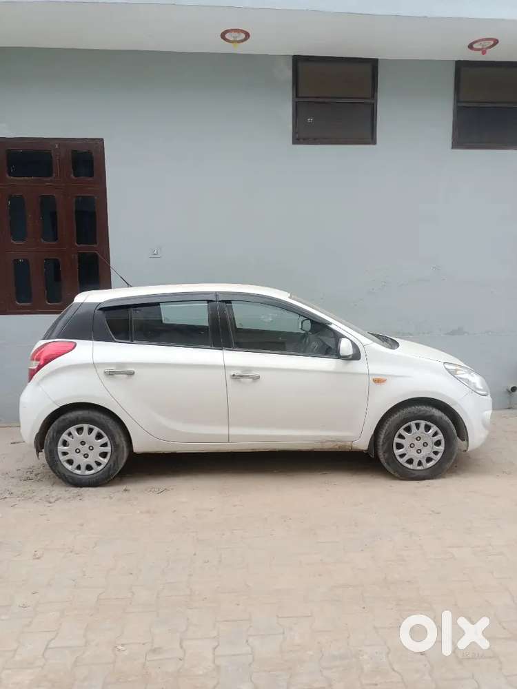 Hyundai I20 2011 Diesel 122000 Km Driven