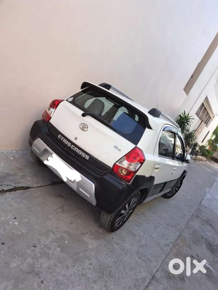 Toyota Etios Cross Diesel 2016 Family Car