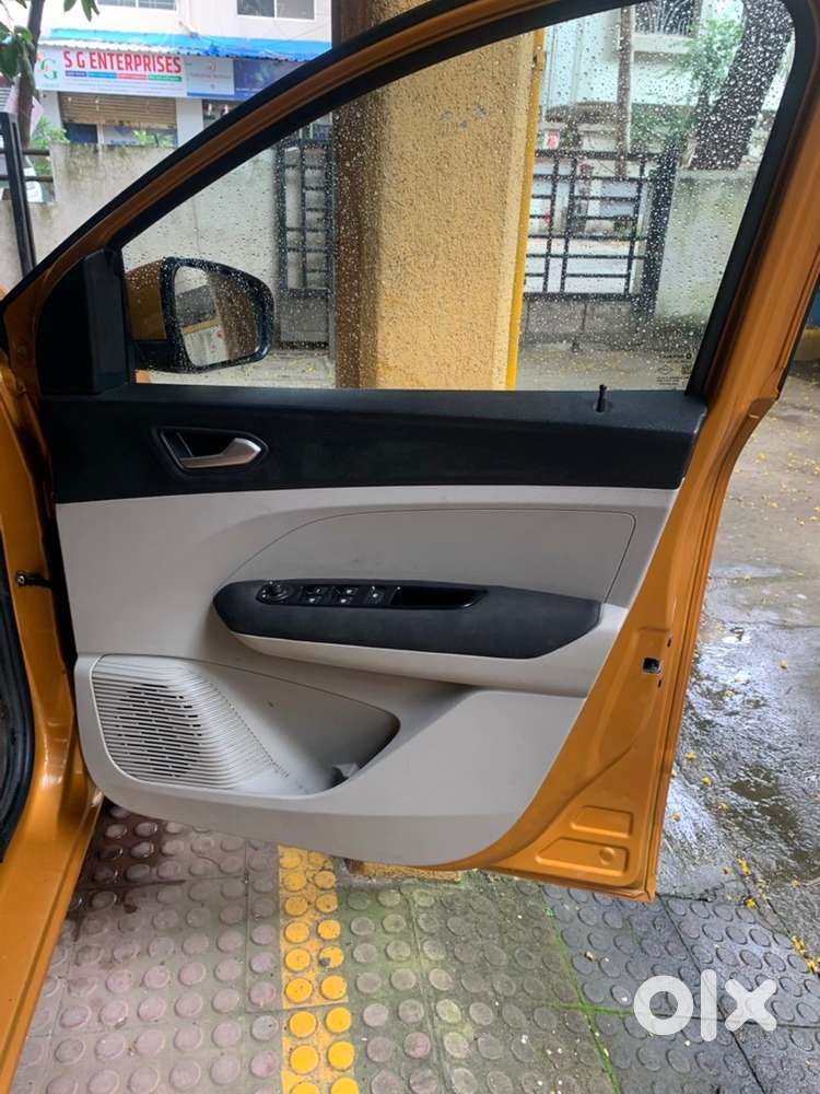 7 Seater With 22 Km/liter Mileage.(check Photos)