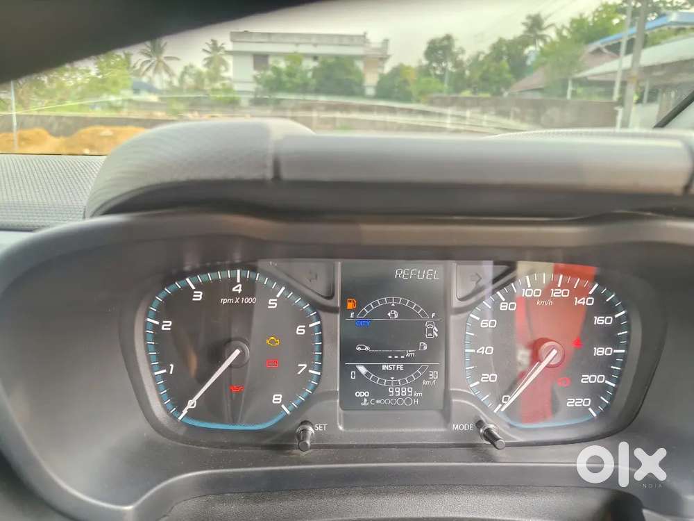 Tata Altroz Petrol Xm 2020 Last Model Low Kilometer