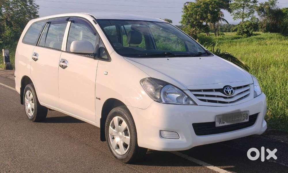 Toyota Innova 2.5 G (diesel) 8 Seater, 2010, Diesel