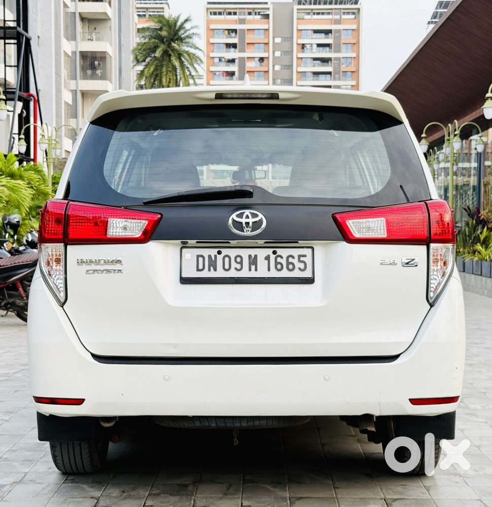 Toyota Innova Crysta 2.8z Automatic, 2017, Diesel