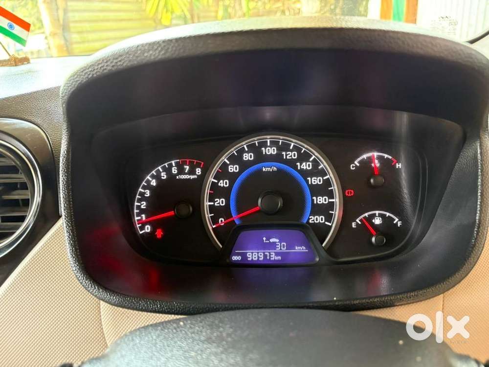 Hyundai Grand I10 2016 Petrol 98900 Km Driven