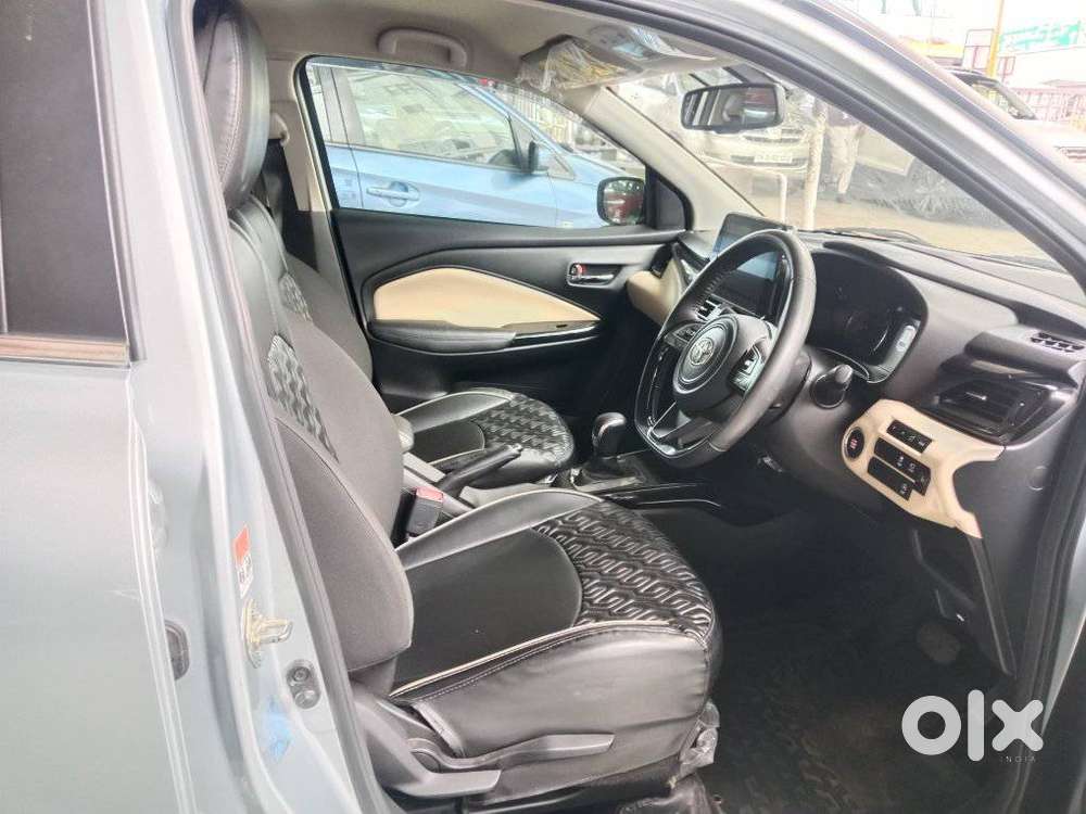 Toyota Glanza 1.2 V Amt, 2025, Petrol