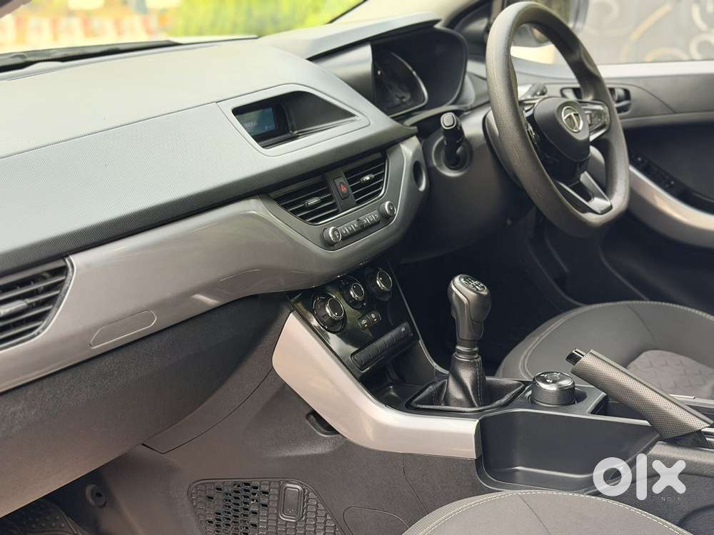 Tata Nexon 1.5 Revotorq Xm (s), 2023, Diesel