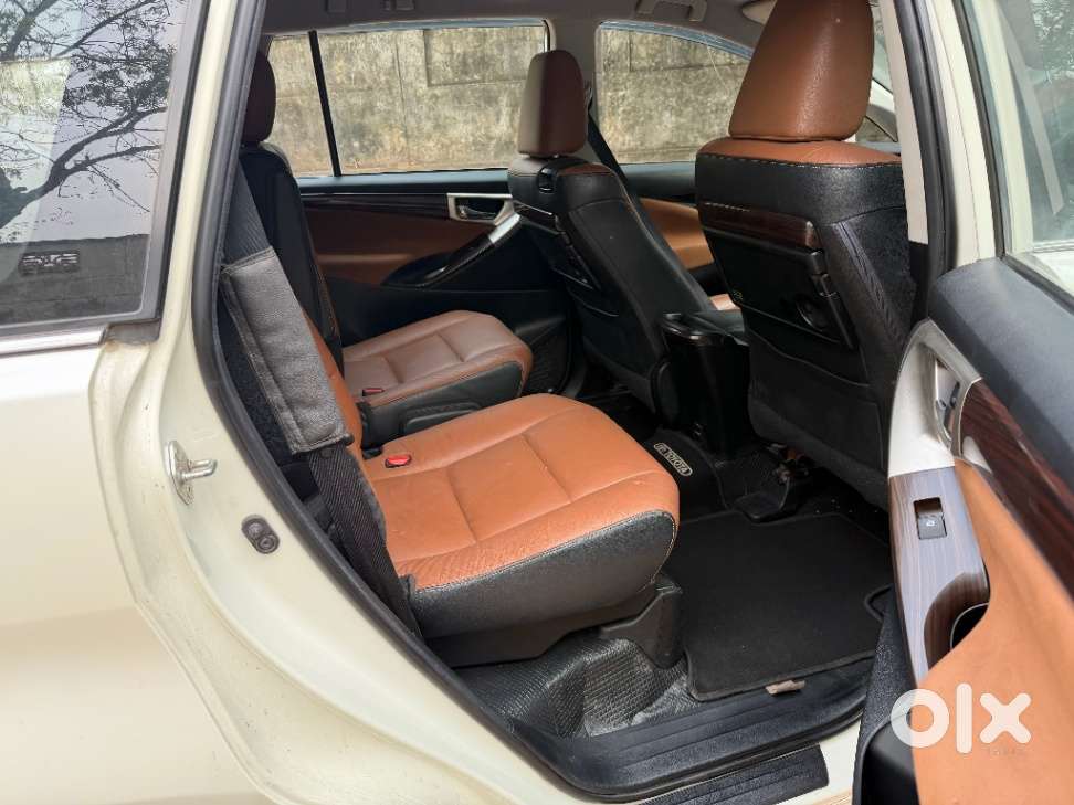 Toyota Innova Crysta 2.8z Automatic, 2016, Diesel