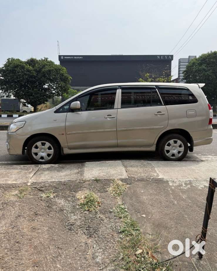 Toyota Innova 2012-2013 2.5 G (diesel) 8 Seater, 2012, Diesel