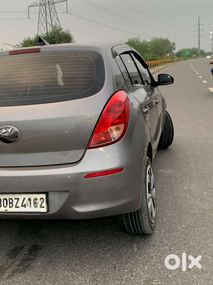 Hyundai I20 2013 83000 Km Driven  All Original New Tire Pure Petrol