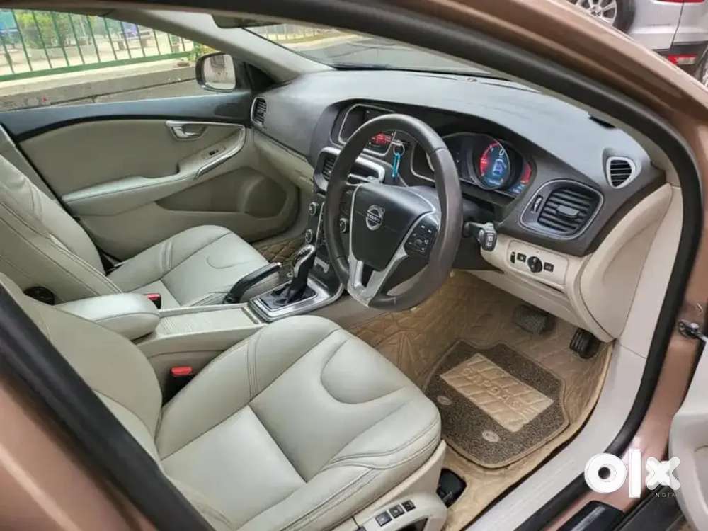 Volvo V40 Oct - 2016 Diesel Well Maintained