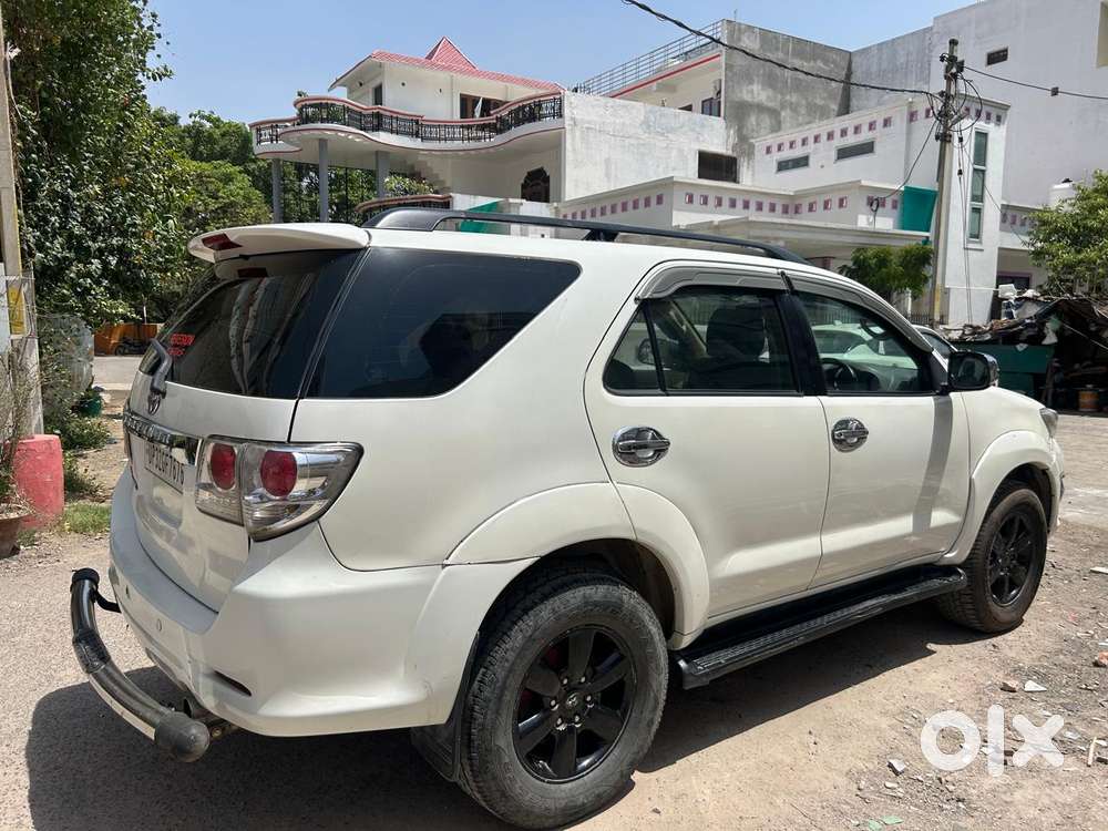 Toyota Fortuner 3.0 4x4 Manual, 2011, Diesel
