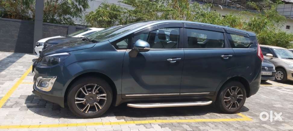 Mahindra Marazzo M8, 2018, Diesel