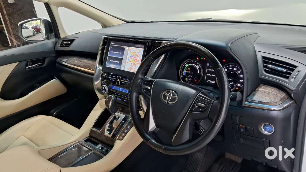 Toyota Vellfire 2.5 Executive Lounge, 2023, Petrol