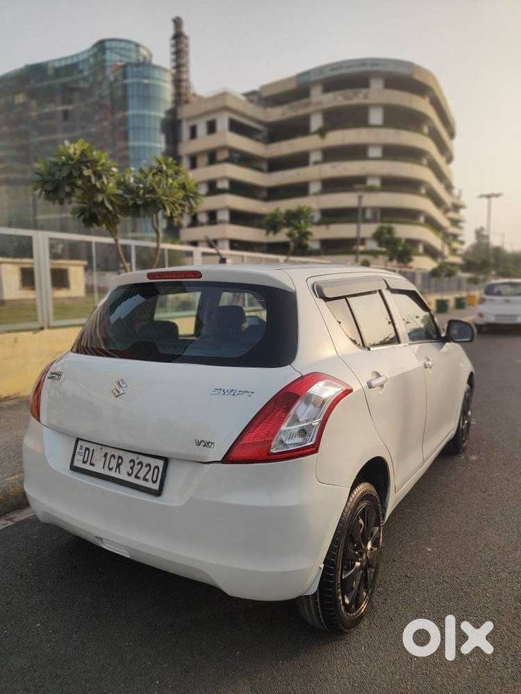 Maruti Suzuki Swift Vxi + Manual, 2015, Petrol