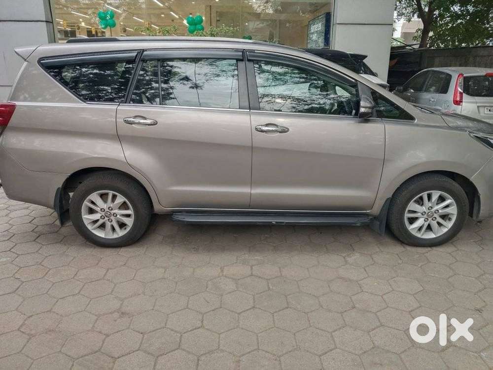 Toyota Innova Crysta 2.4 V, 2016, Diesel