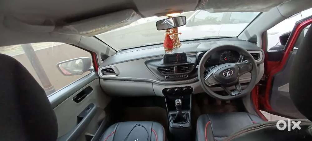 Tata Altroz 2020 Petrol Well Maintained With Only 32000 Kms & 1st Owne