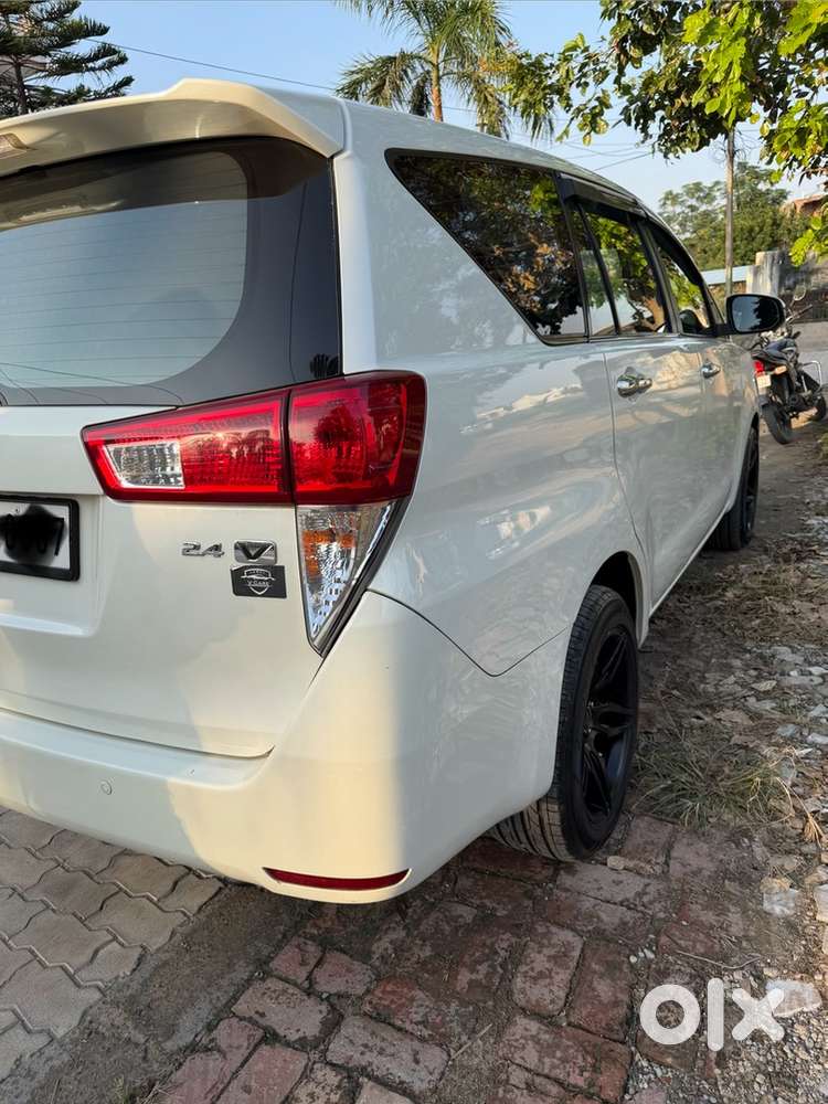 Toyota Innova Crysta 2018