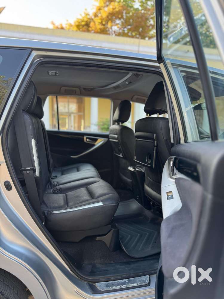 Toyota Innova Crysta [2020-ongoing] 2.4 Vx 8 Str, 2018, Diesel