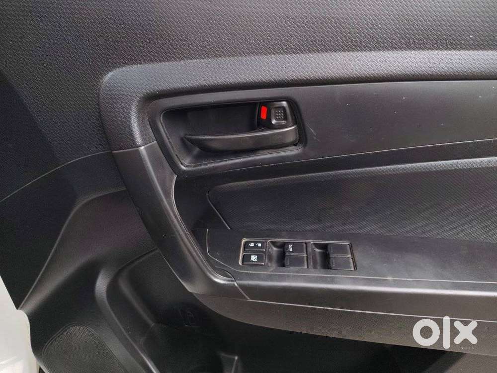 Maruti Suzuki Brezza 1.5 Lxi Smart Hybrid, 2021, Petrol