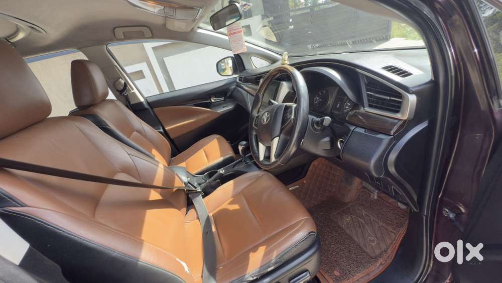 Toyota Innova Crysta 2.8 Zx At 7 Seater, 2016, Diesel