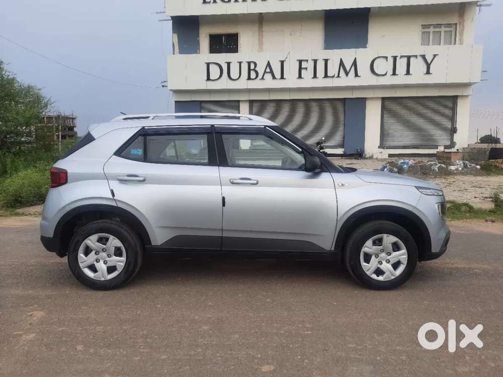 Hyundai Venue S 1.2 Petrol, 2022, Petrol