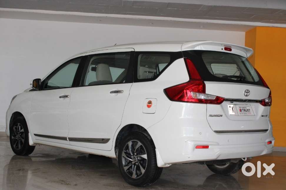 Toyota Rumion V At, 2023, Petrol