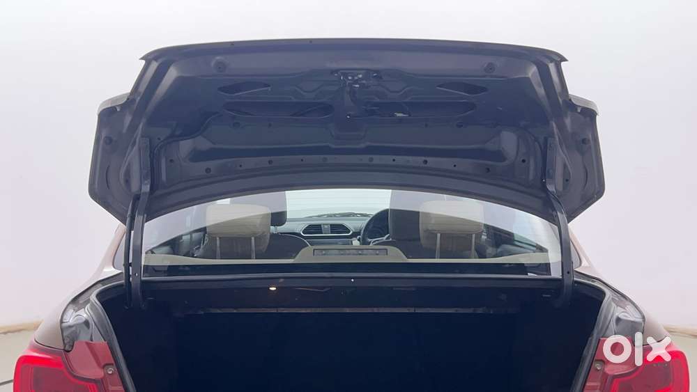 Maruti Suzuki Dzire 1.2 Zxi, 2018, Petrol