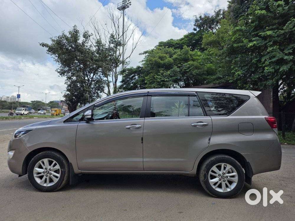 Toyota Innova Crysta 2.4 V 8 Str, 2016, Diesel