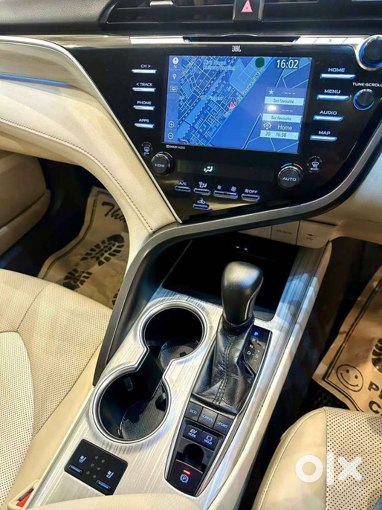 Toyota Camry 2.5 Hybrid, 2021, Petrol