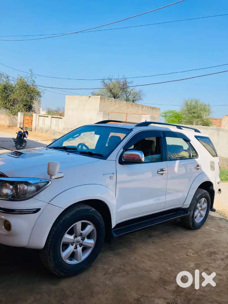 Toyota Fortuner 2011 Diesel 170000 Km Driven