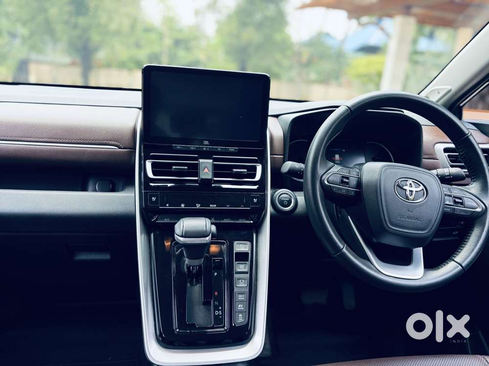 Toyota Innova Hycross 2.0 Zx (o) Hybrid 7 Str, 2023, Electric