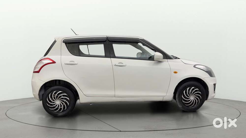 Maruti Suzuki Swift 1.2 Lxi (o), 2017, Petrol