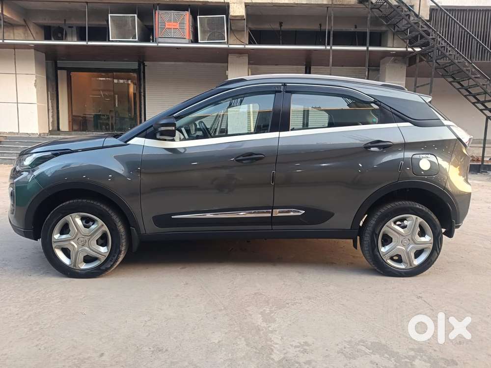 Tata Nexon, 2022, Petrol
