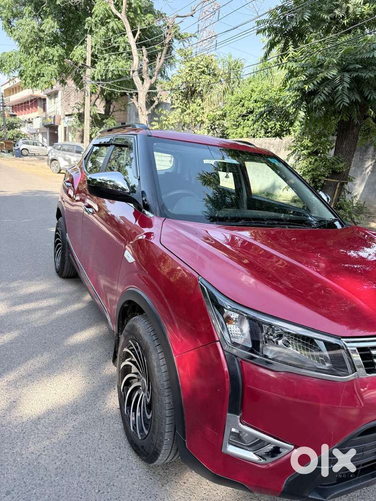 Mahindra Xuv300 1.2 W6 Amt Petrol, 2023, Petrol