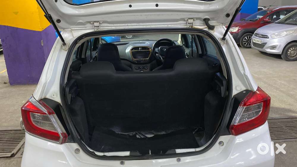 Tata Tiago Xe, 2017, Petrol