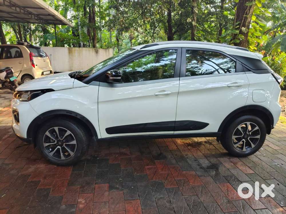 2020 Tata Nexon Xza+ S Amt Petrol  Sunroof  27k Km  Top Variant