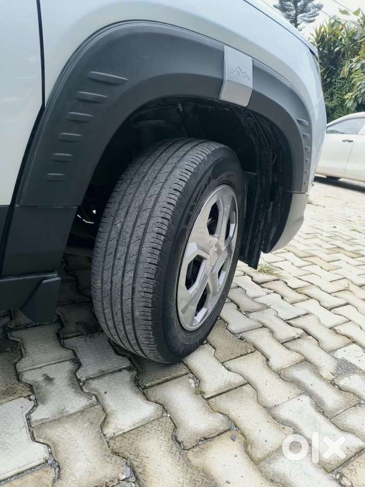 Maruti Suzuki Brezza 1.5 Vxi Smart Hybrid, 2024, Petrol