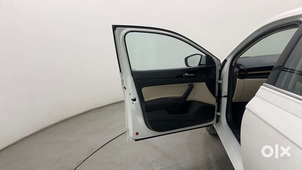 Skoda Slavia Style 1.0l Tsi Mt, 2022, Petrol