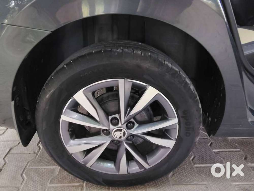 Skoda Slavia Style 1.0l Tsi At, 2022, Petrol