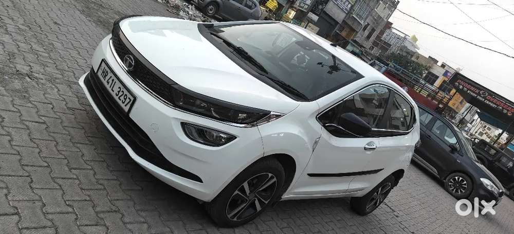 Tata Altroz Xz Petrol New Condition