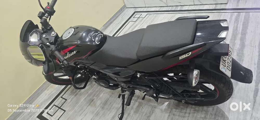 Bajaj Pulsar 150 Twin Disc Brand New only 2700 km run, 1st Owner