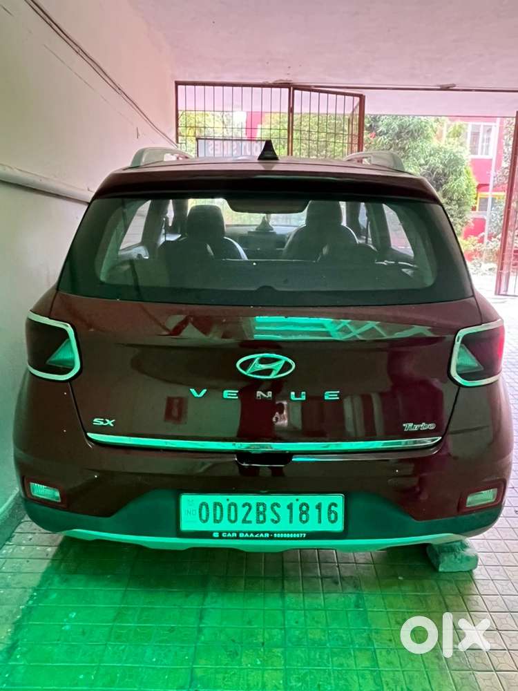 Hyundai Venue 2021 Petrol Well Maintained