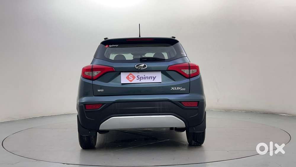 Mahindra XUV300 W8 Option, 2022, Petrol
