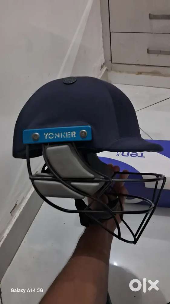Cricket premium adjustable helmet