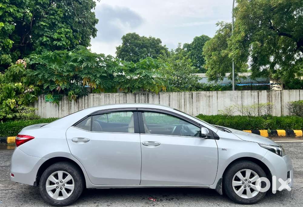 Toyota Corolla Altis G At, 2015, Petrol