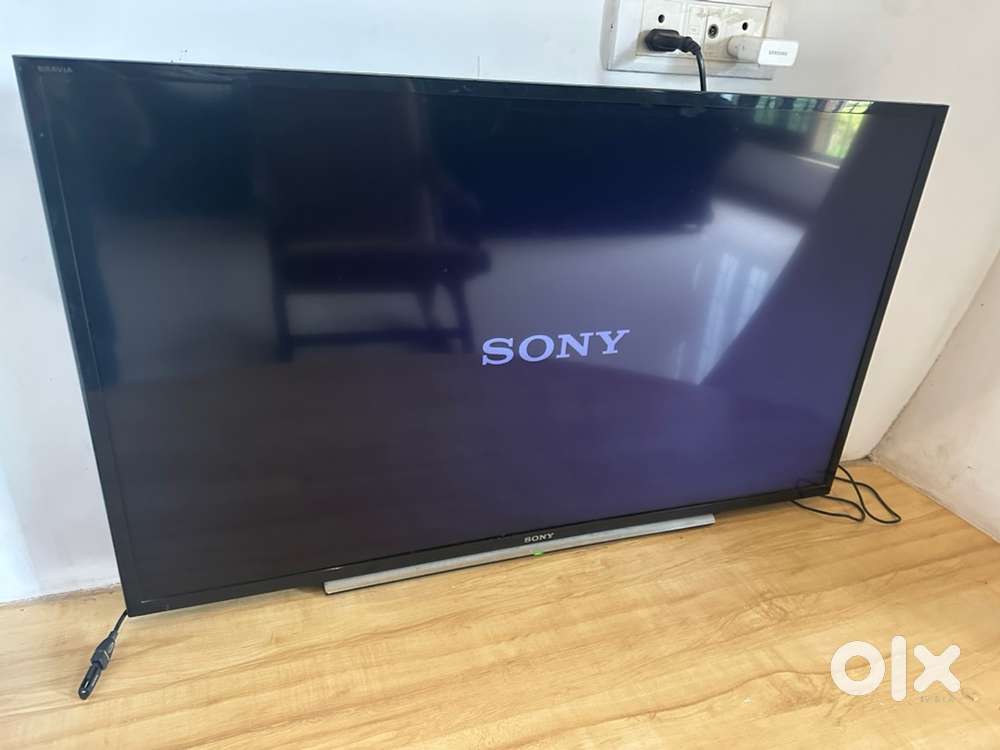 Sony Bravia 32&rdquo; Full HD LED TV KLV-32R482B; Excellent Display